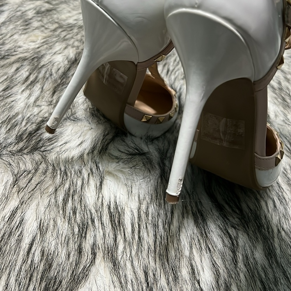 Wild Diva Adora White Patent & Nude Gold Studded Strappy Heels 7.5 - Picture 10 of 13